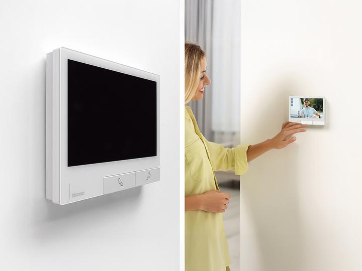 Produktbild Bticino VIDEO-INNENSTELLE MIT 7Z TOUCH (CLASSE 300X LIGHT) (Drahtgebunden, WLAN)