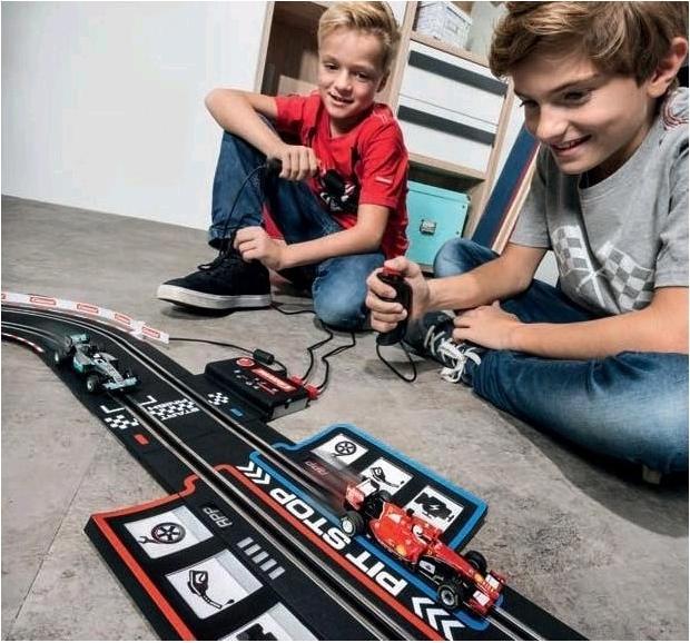 Produktbild Carrera Plus - Pitstop Spiel