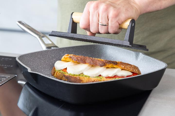 Produktbild Master Class MC GRILL PRESS 21X11X6.5CM CAST IRON