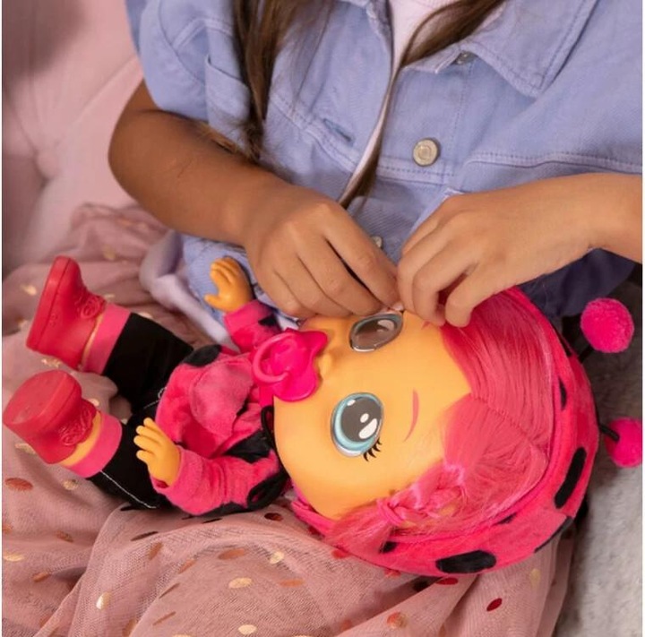 Image du produit Magni BABIES Dressy Lady, la coccinelle poupée interactive Play & Function, les vraies larmes