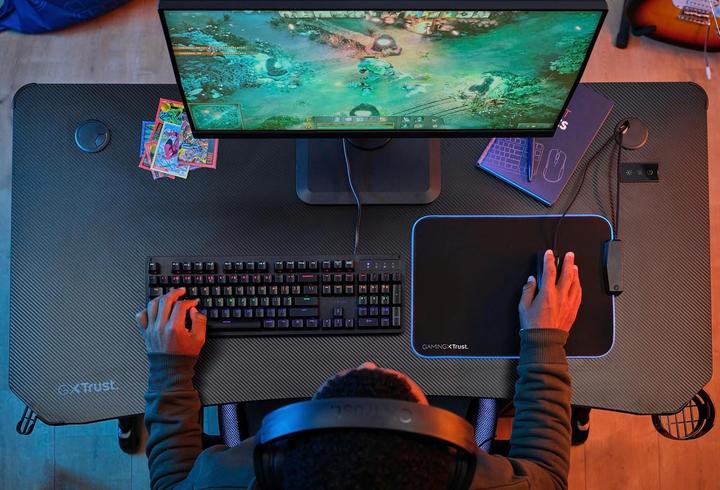 Produktbild Trust GXT 709 Luminus Gaming LED-Schreibtisch