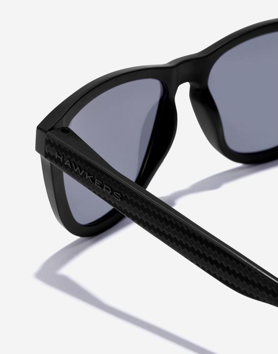 Actual product image Hawkers Polarised sunglasses One Raw Carbon Fiber Black (Ø 55.7 mm)