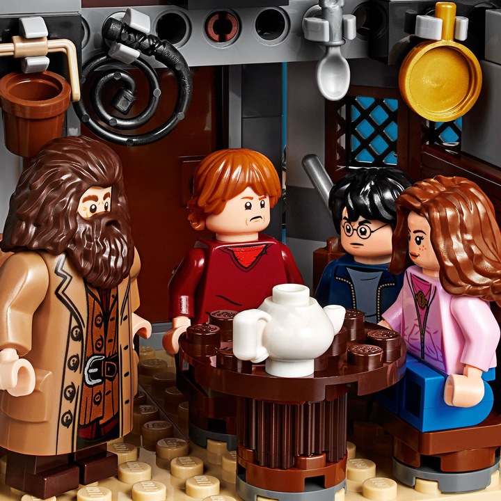 Produktbild LEGO Hagrids Hütte: Seidenschnabels Rettung (75947, LEGO Harry Potter)