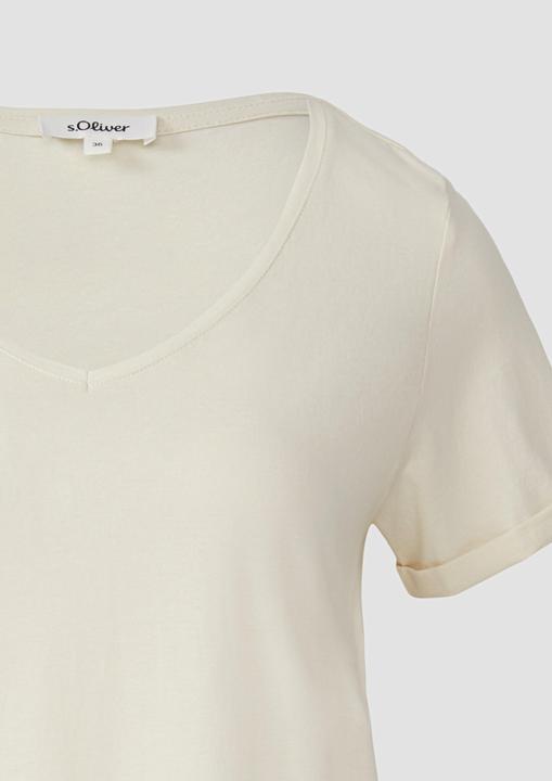 Produktbild S.Oliver T-Shirt Weiches T-Shirt aus Baumwolle mit V-Ausschnitt (38)