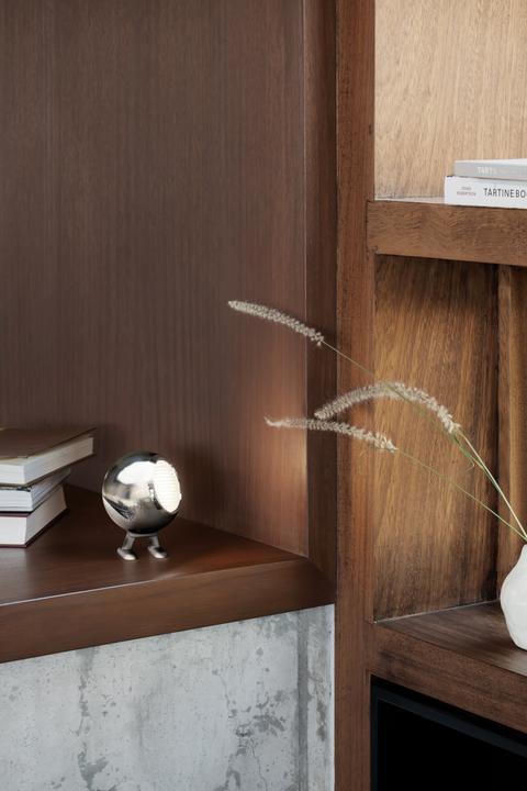 Image du produit Mr. Wattson Norbitt Rechargeable LED Lamp, Cosmic Chrome