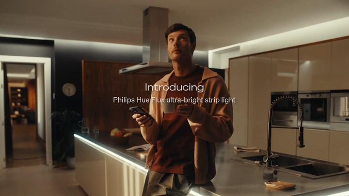 Produktbild Philips Hue Flux Ultra Bright Gradient Lightstrip (RGBW, 300 cm, Indoor)