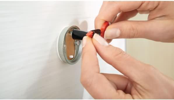 Actual product image tesa SMOOZ towel hook incl. adhesive solution without drilling