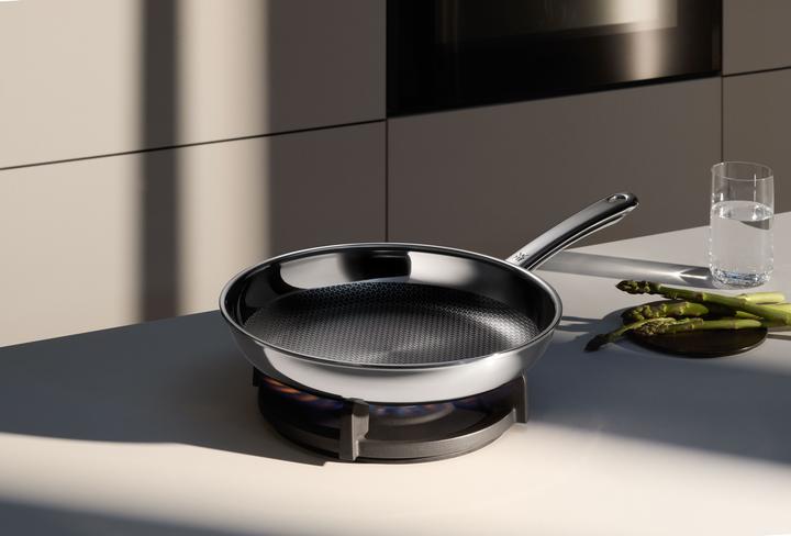 Actual product image WMF Profi Resist handle pan 24cm (1756246411), stainless steel, non-stick coating - PTFE (24 cm, Frying pan, Stainless steel)