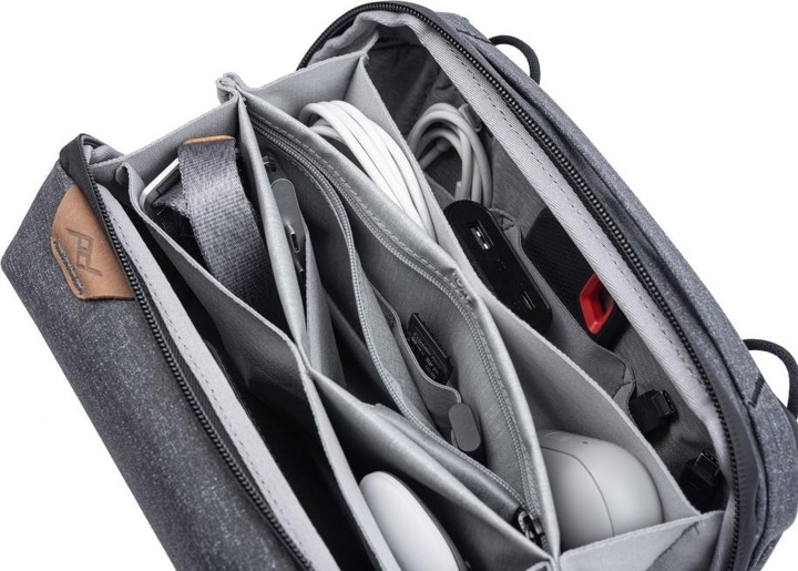 Actual product image Peak Design Tech Pouch (Camera accessory bag, 2 l)