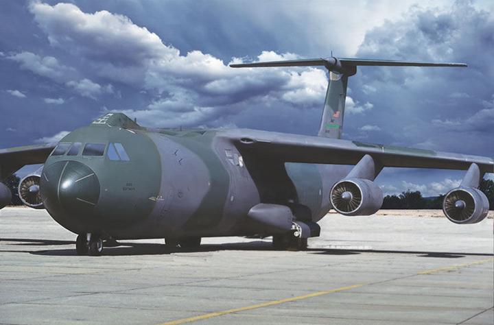 Produktbild Roden Lockheed C-141B Starlifter