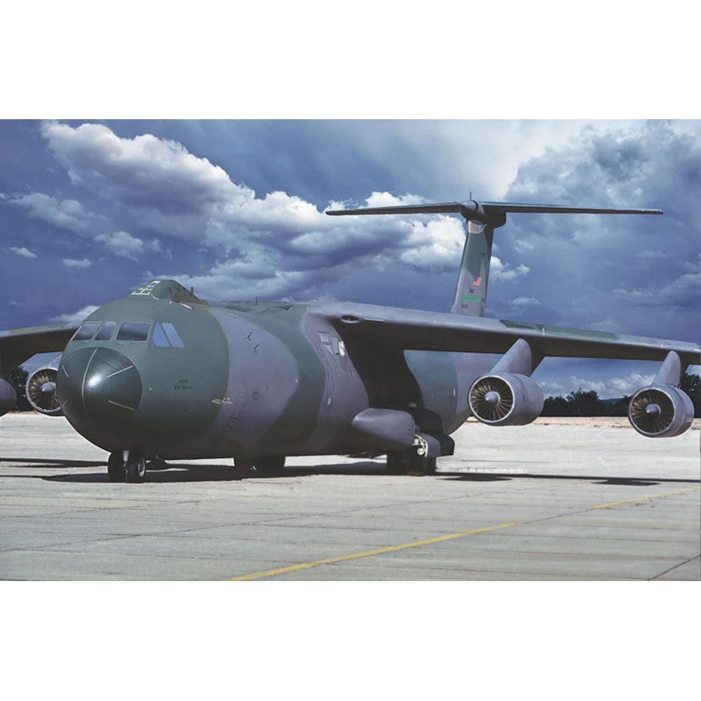Roden Lockheed C-141B Starlifter
