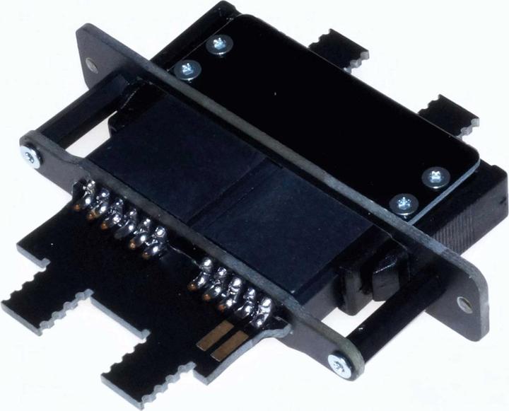Produktbild Unilight kabelsteckverbindung cable mit 9 primäre servos und 4 pole für bis zu 3 lichtern