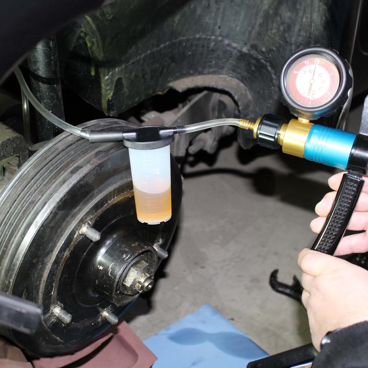 Image du produit XPOtool Kit de pompe à vide et à pression Purgeur de freins manuel Testeur pour surpression et vide