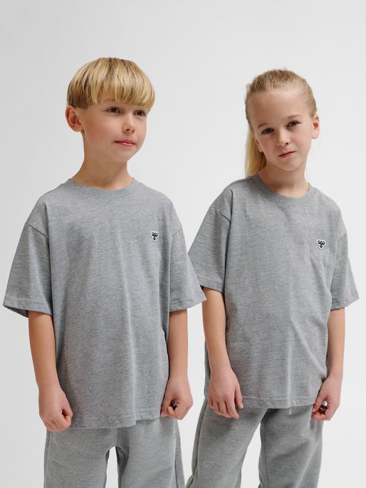 Produktbild hummel hmlJR LOOSE T-SHIRT S/S BEE (34, 36, 38, 40)