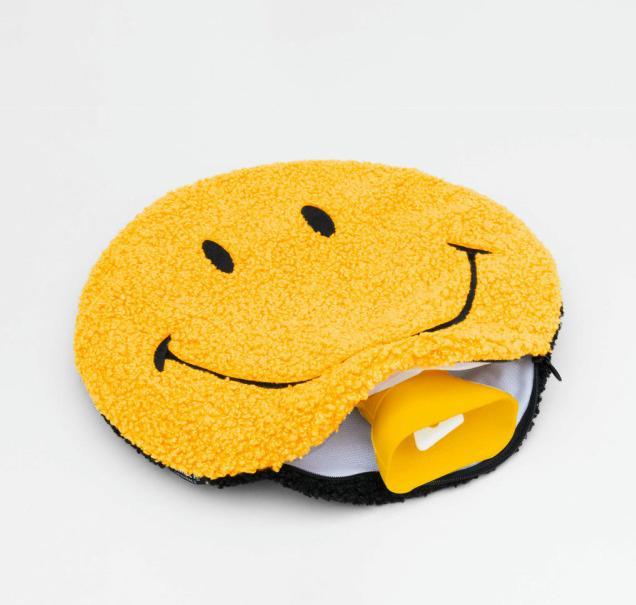Produktbild Winkee Wärmflasche Smiley (2 l, Bettflasche mit Bezug)