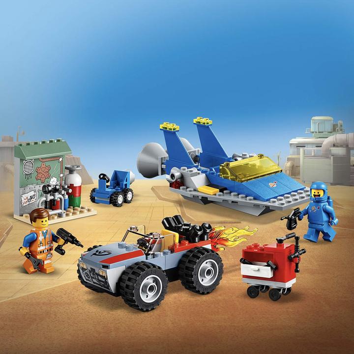 Actual product image LEGO Repair workshop (70821)