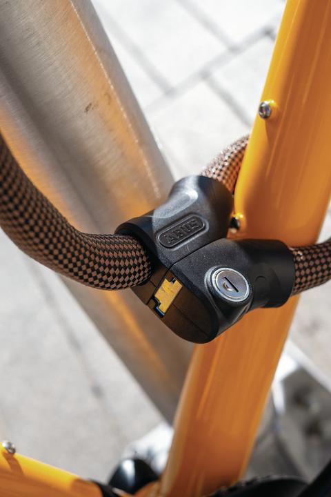 Actual product image Abus 1806/140 autumn orange Infinity Loop (140 cm)