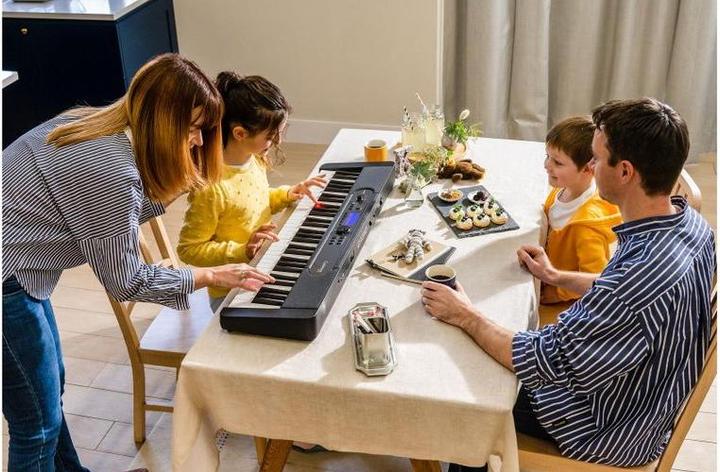 Produktbild Casio Keyboard LK-S450 (61 Tasten)