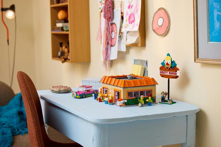 Image du produit LEGO The Simpsons: Krusty Burger (10352, LEGO difficiles à trouver, LEGO Icons)