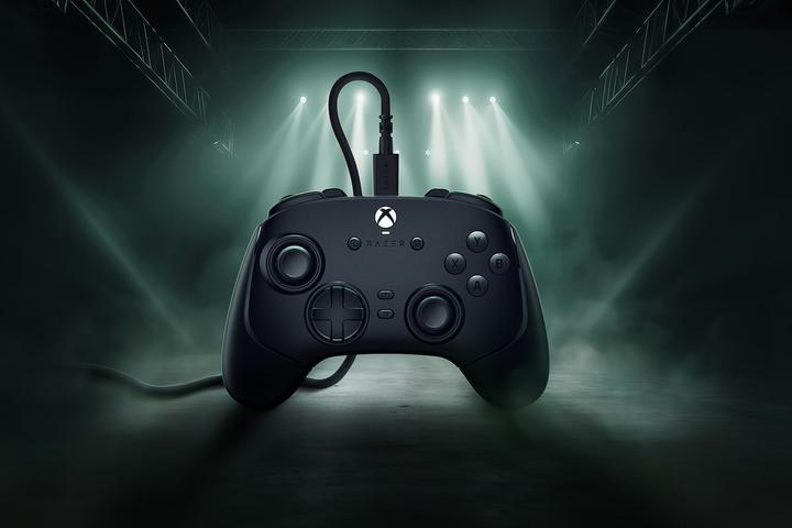Image du produit Razer Wolverine V3 Tournament Edition, noir - Manette e-sport filaire pour Xbox & PC (Xbox Series S, Xbox One S, PC, Xbox One X, Xbox Series X)