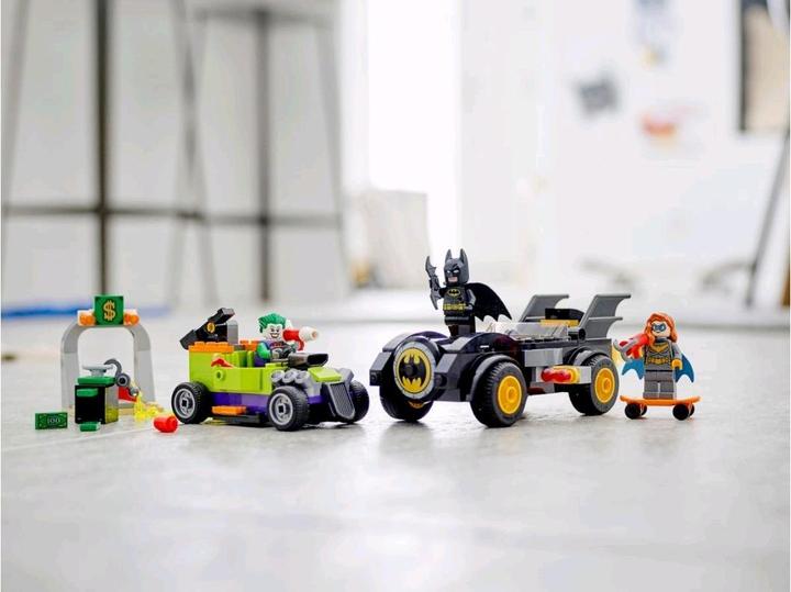 Produktbild LEGO Batmanvs. Joker: Verfolgungsjagd im Batmobil (76180, LEGO DC)