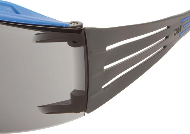 Actual product image 3M SecureFitGogglesintegratedeyebrowprotectionPCgreyLensUVSGAF