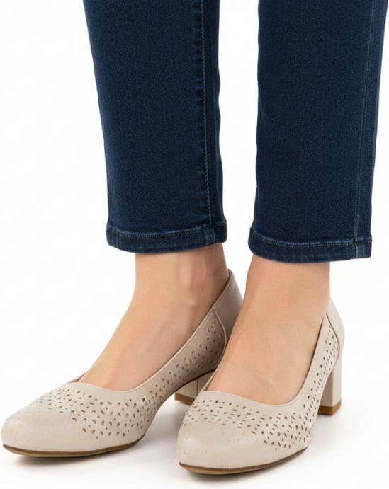 Immagine prodotto Leone Women's openwork pumps on a block, beige Sergio PB293 (38)