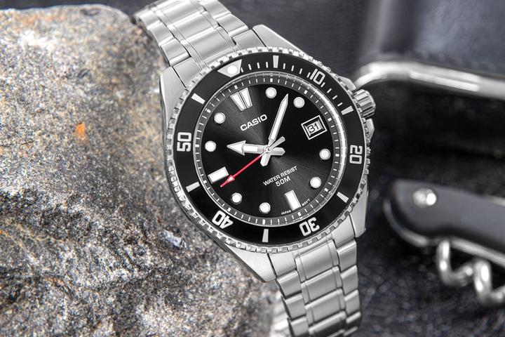 Produktbild Casio MDV-10D-1A1VEF (Chronograph, 42 mm)