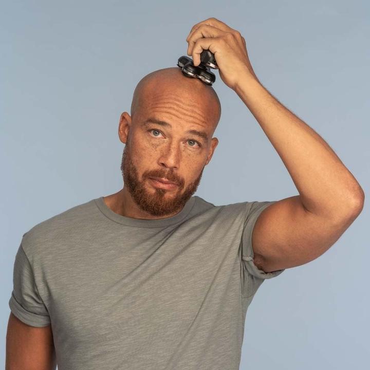 Actual product image Remington Ultimate Series Headshaver