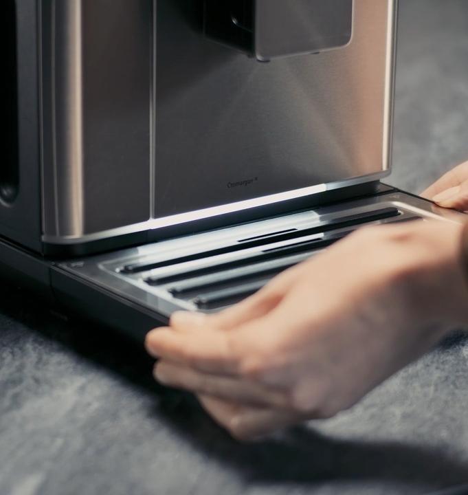 Produktbild WMF Perfection 640 Kaffeevollautomat (CP812D10), Silber