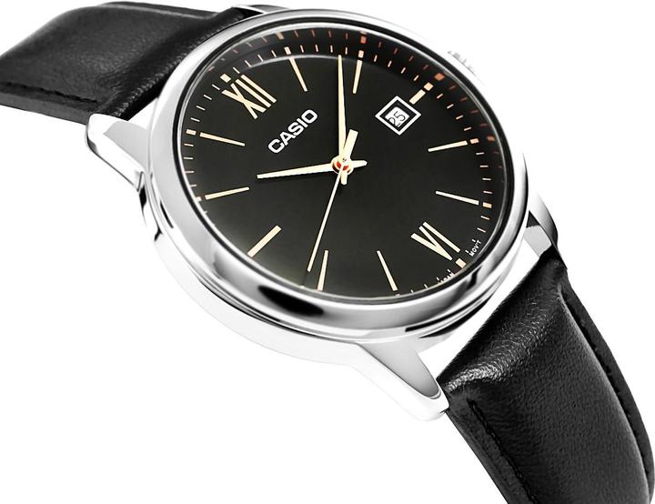 Actual product image Casio MTP-V002L-1B3 (Analogue wristwatch, 37 mm)