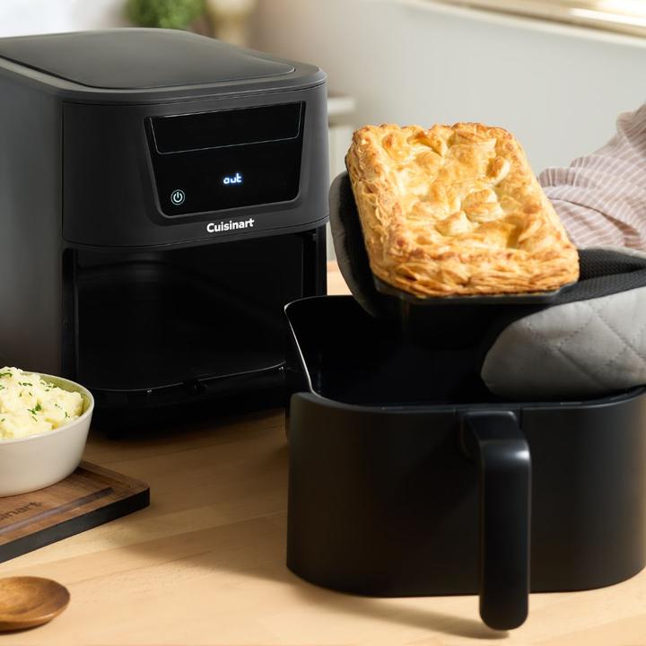 Actual product image Cuisinart CompactMax Slim Air Fryer 7.6L