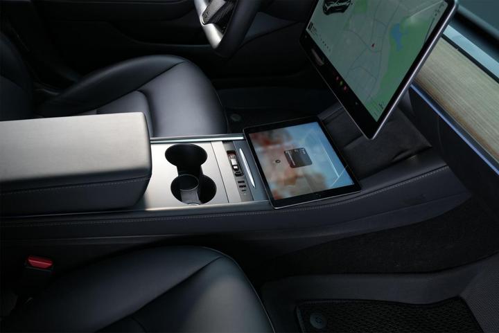 Image du produit Baseus T-Space Series USB-HUB pour Tesla Model 3