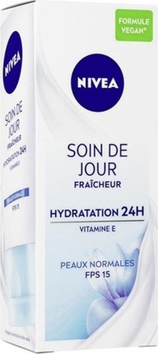 Produktbild NIVEA 24h feuchtigkeitsspendende Gesichtscreme für normale Haut mit LSF 15 (Tagescreme, SPF 15)