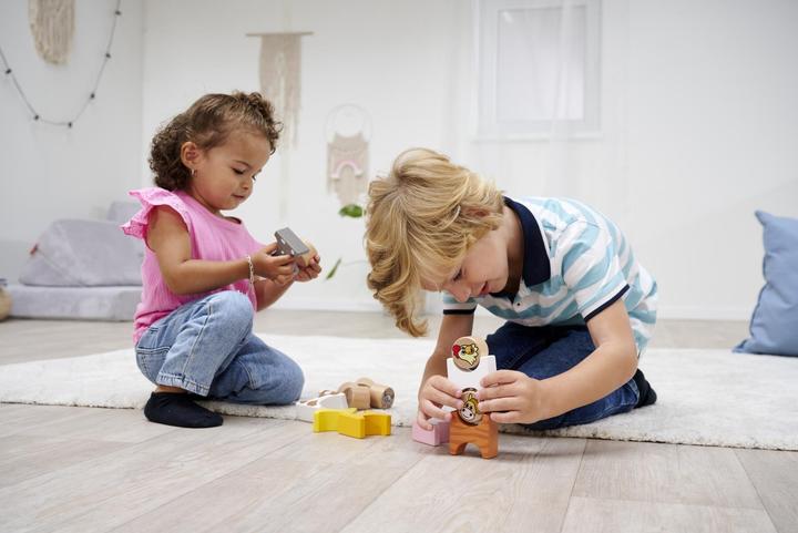 Actual product image Eichhorn Stacking game farm