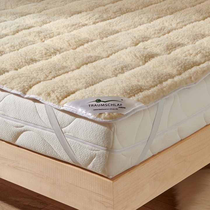 Actual product image Traumschlaf Nature lambswool overlay (200 x 220 cm)