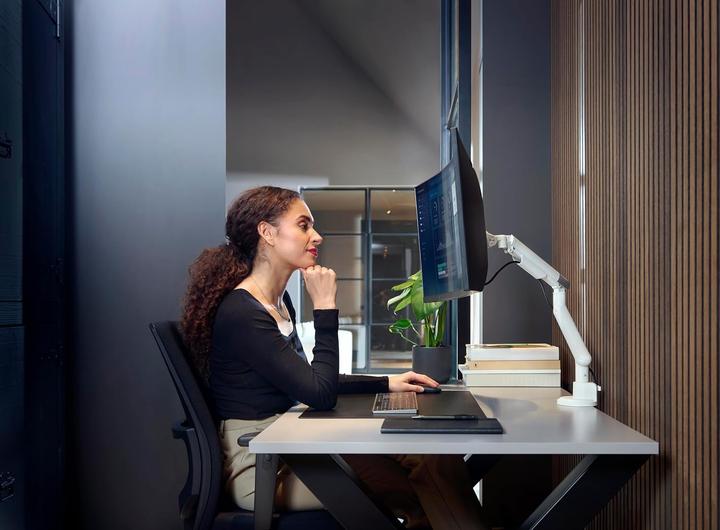 Immagine prodotto One for All Supporto per monitor design singolo bianco (Soffitto, 35", 9 kg)