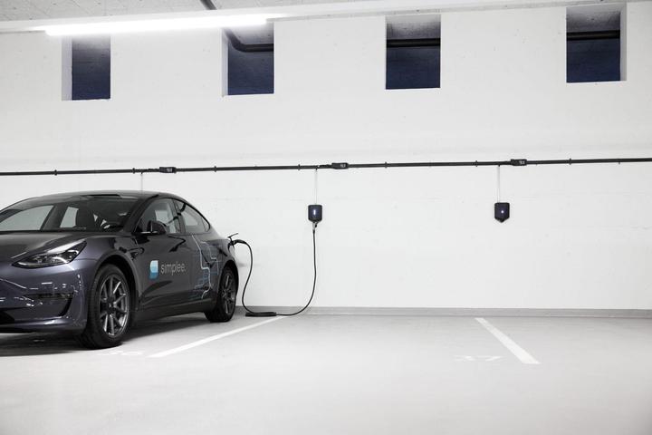 Produktbild Easee Wallbox Charge Core (Typ 2, 22 kW, 32 A, Fest verdrahtet)