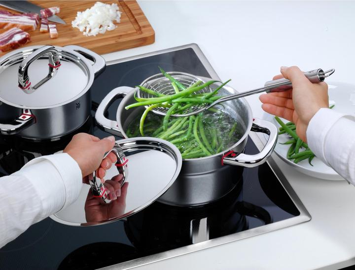 Actual product image WMF Fleischtopf PREMIUM ONE silberfarben (16 cm, Pot, Stainless steel)