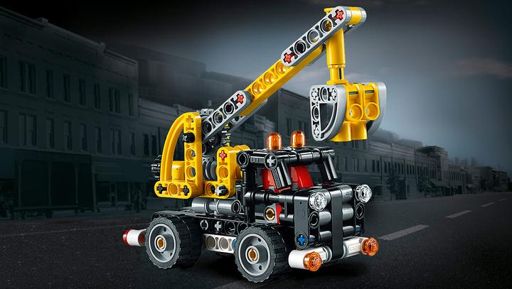 Actual product image LEGO Cherry Picker (42031, LEGO Technic)
