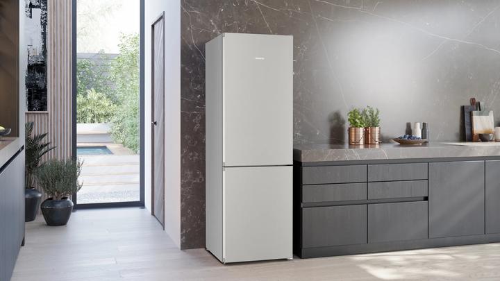 Actual product image Siemens iQ300, Freestanding fridge-freezer combination with freezer section below, 186 x 60 cm, stainless (321 l)