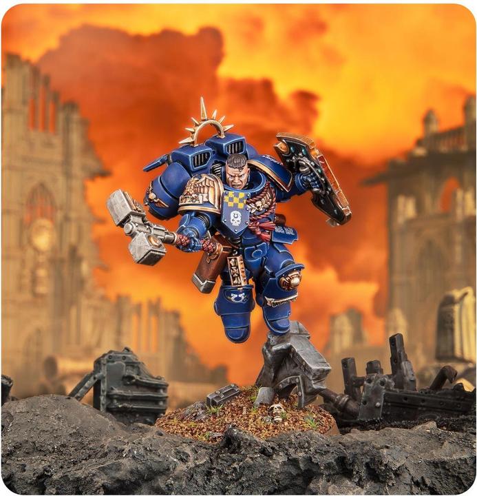 Actual product image Warhammer Fantasy Space Marines - Captain (Jump Pack and Relic Shield) (Plastic)