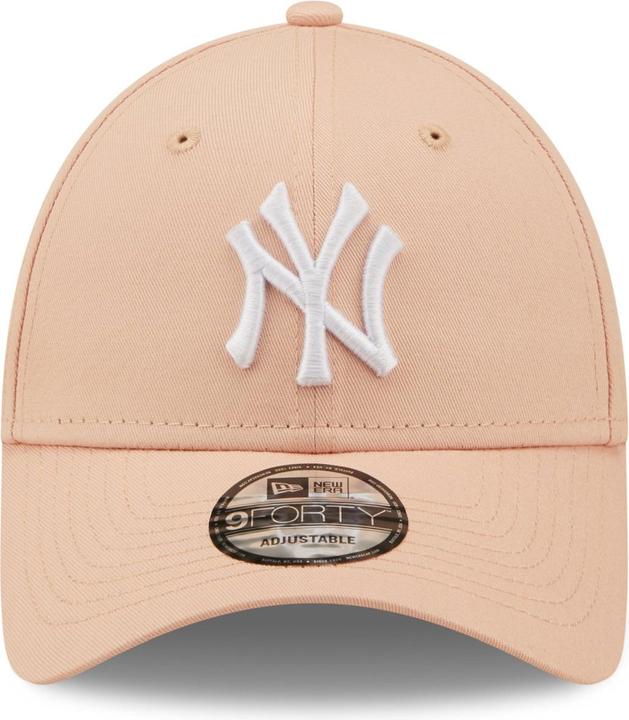 Actual product image New Era 9Forty Strapback New York Yankees Blush