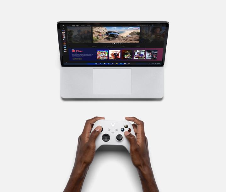 Actual product image Microsoft Surface Laptop Studio (14.40", Intel Core i5-11300H, 16 GB, 256 GB, DE)
