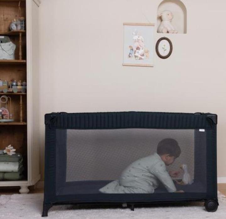 Actual product image Little Dutch Grey travel cot (60 x 120 cm)