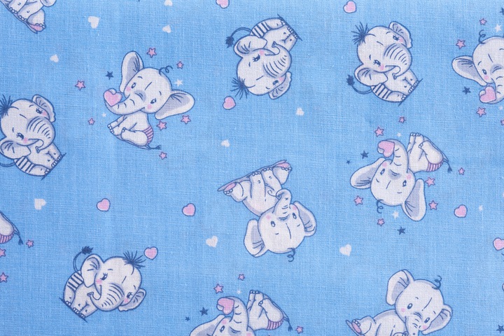 Produktbild VBS Baumwoll-Stoff "Kleine Elefanten" Hellblau, 140 cm breit, Meterware
