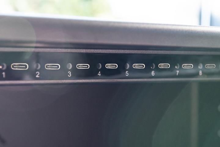 Produktbild Digitus Mobiler Ladeschrank, 14", USB-C, elektr. PIN Schl. 16 Ladestationen, Lüfter, 384 x 550 x 375 mm