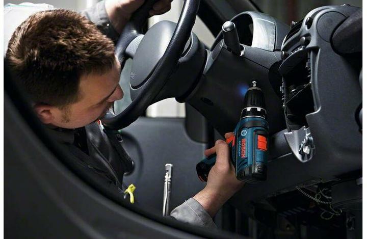 Produktbild Bosch Professional GSR 12V-15, mit 1 x 2.0 Ah, 1 x 4.0 Ah, Zubehör-Set in Tasche