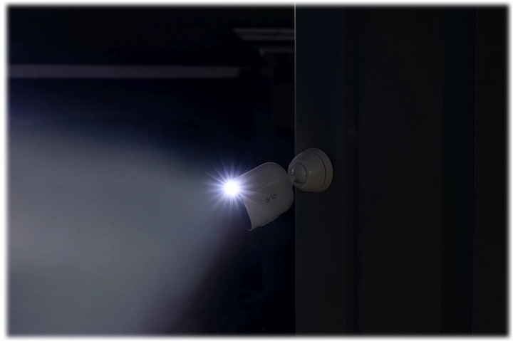 Actual product image Arlo Ultra 2 Spotlight camera, 3 kit white (3840 x 2160 pixels)