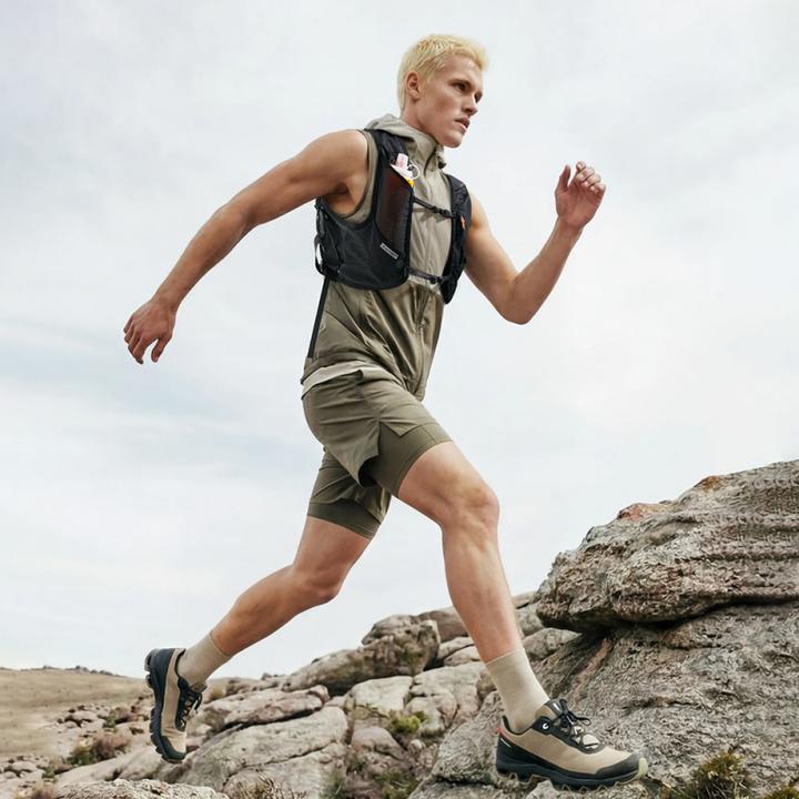Actual product image Spigen Dynamic Shield Running Vest (L-XL), active black (L, XL)